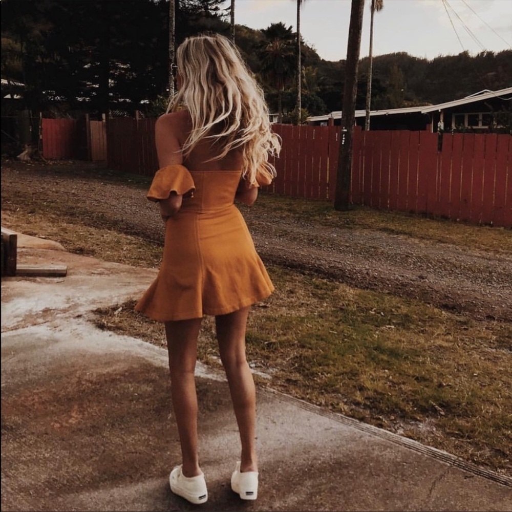 NEW C/MEO Collective Get Right Off Shoulder Ruffle Sweetheart Mini Dress - Picture 2 of 16